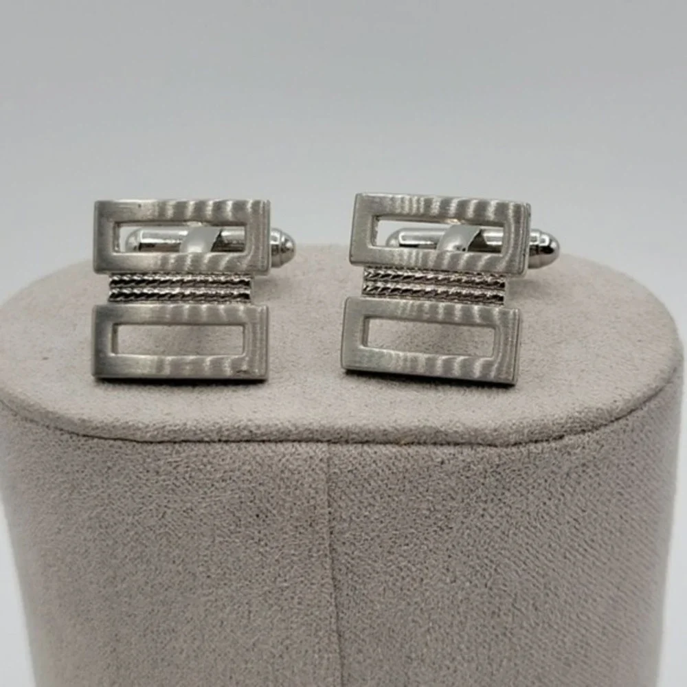 Silvertone‎ Square with Cutout Toggle Cufflinks